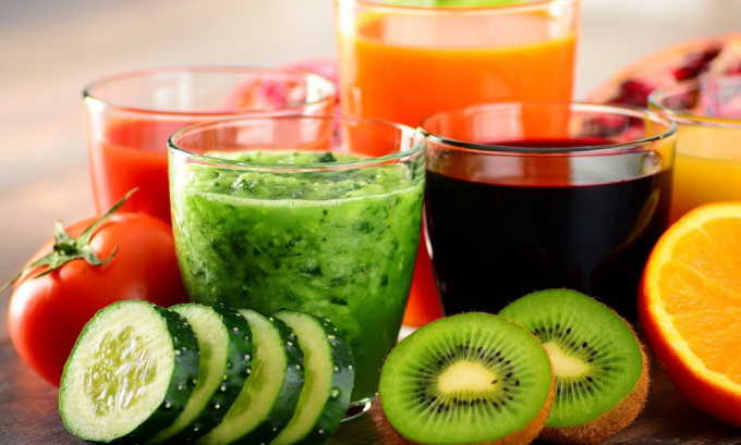 При герпетической инфекции рекомендуются овощные и фруктовые соки