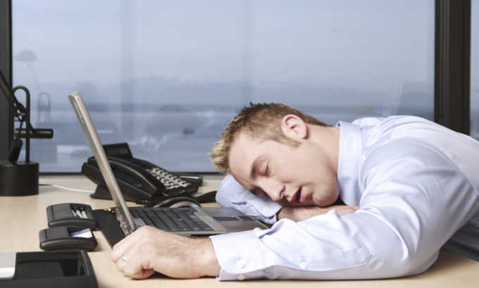 Беспричинная усталость, которая не проходит после отдыха является симптомом заболевания