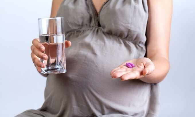 Прием таблеток допускается только в 3 триместре, если польза для матери превышает потенциальный риск для плода