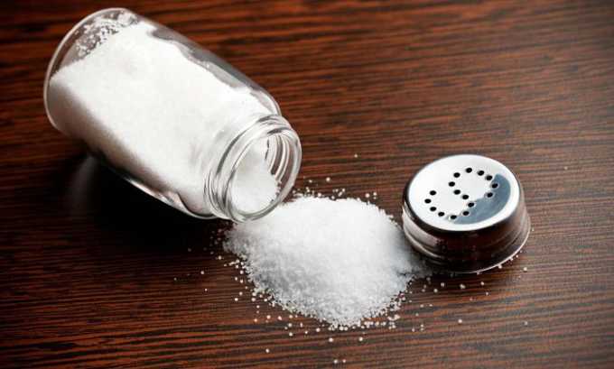 Соль обладает свойствами, способными ускорить процесс заживления простуды на губах