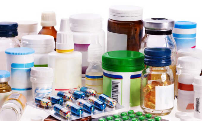 При использовании антигистаминных медикаментов в форме таблеток запрещено применение препаратов этой же группы в других формах (спреи, мази и т. д.)