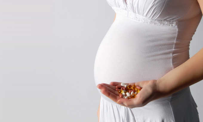 Из-за попадания действующего вещества в кровь таблетки не рекомендуются для женщин в период беременности