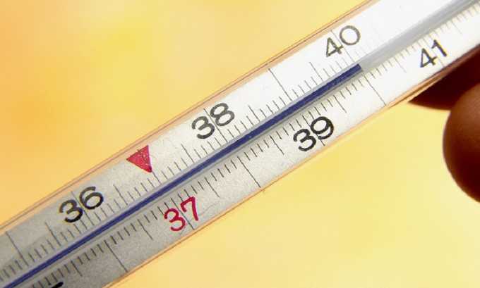 Повышение температуры тела до 39ºC. Наблюдается вследствие интоксикации организма