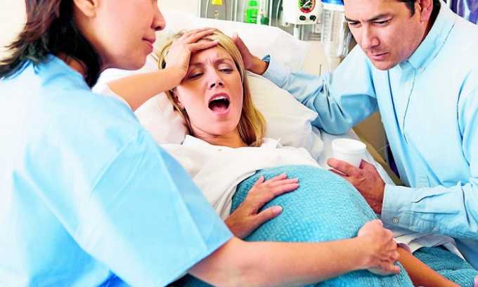 Передача болезни от женщины к ребенку во время беременности или родов